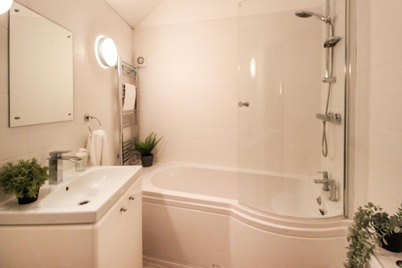 3 Bedroom Centre Townhouse * Ноттингем
