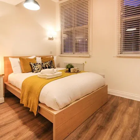 3 Bedroom City Centre Townhouse Nottingham Exterior photo